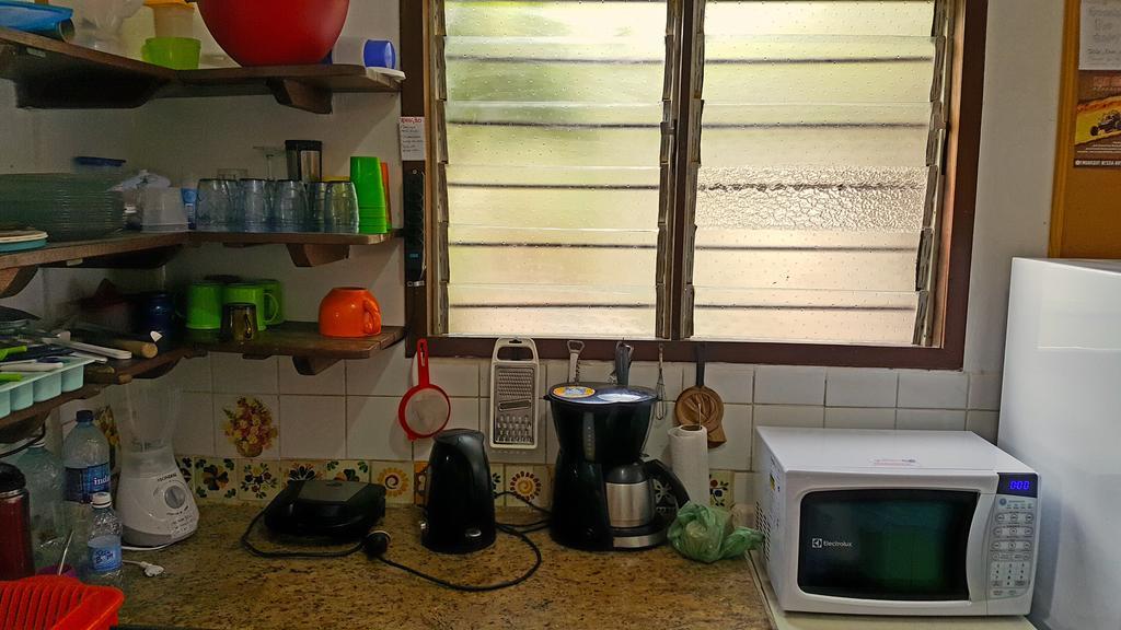 Media Veronica Hostel Suites Pipa Ares Bagian luar foto