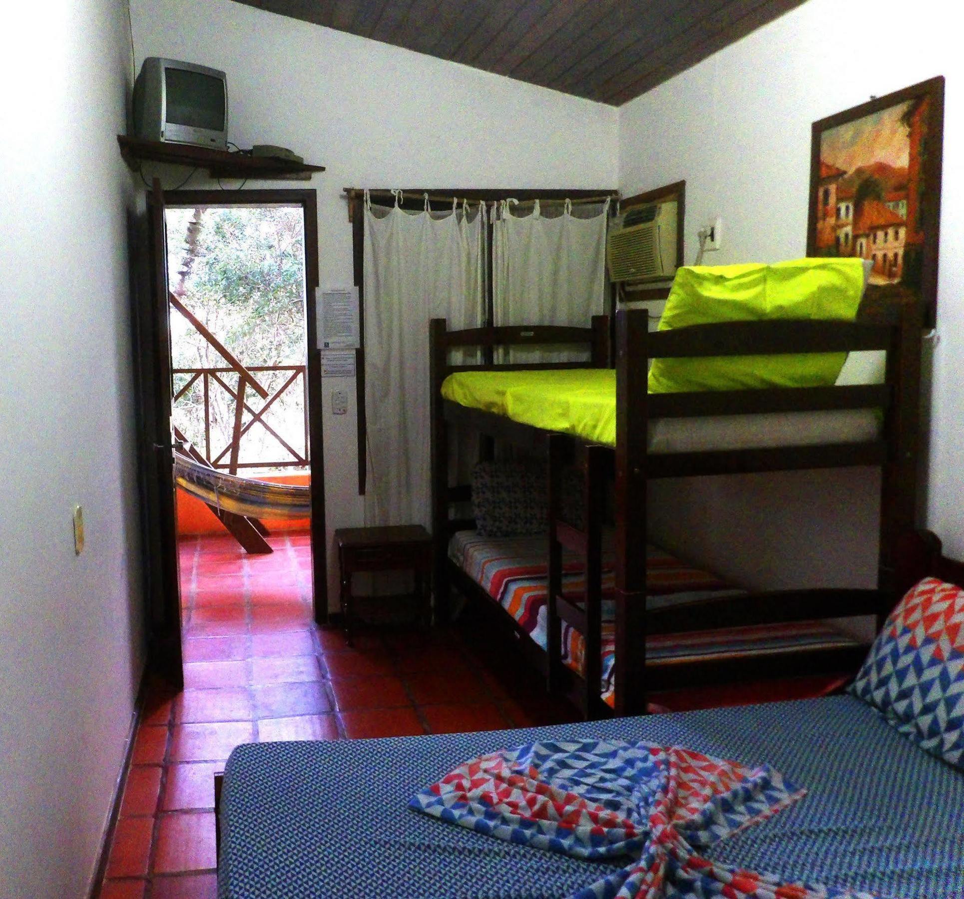 Media Veronica Hostel Suites Pipa Ares Bagian luar foto
