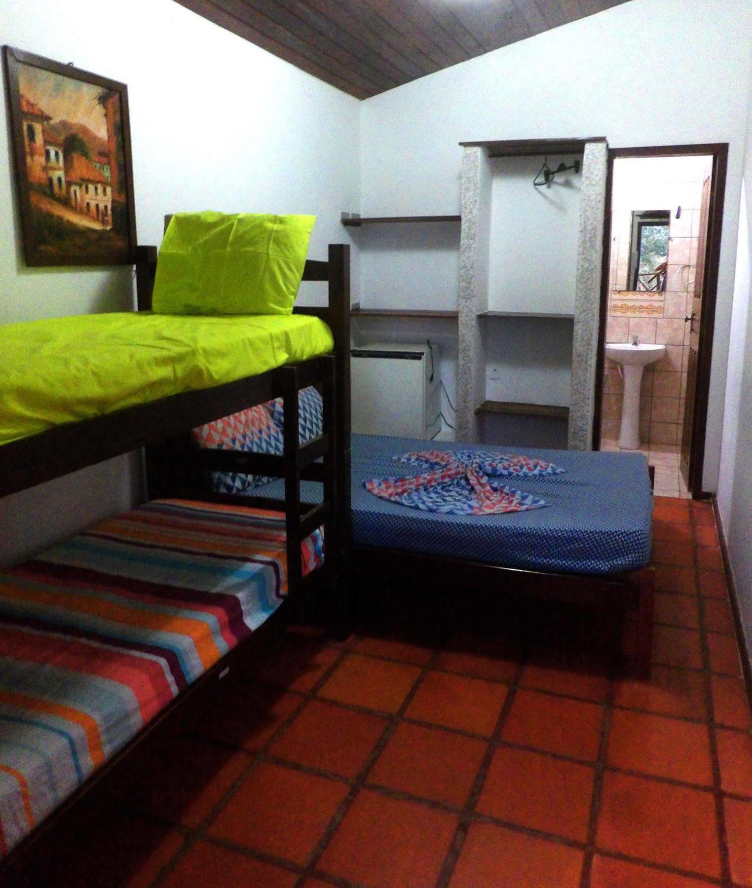 Media Veronica Hostel Suites Pipa Ares Bagian luar foto