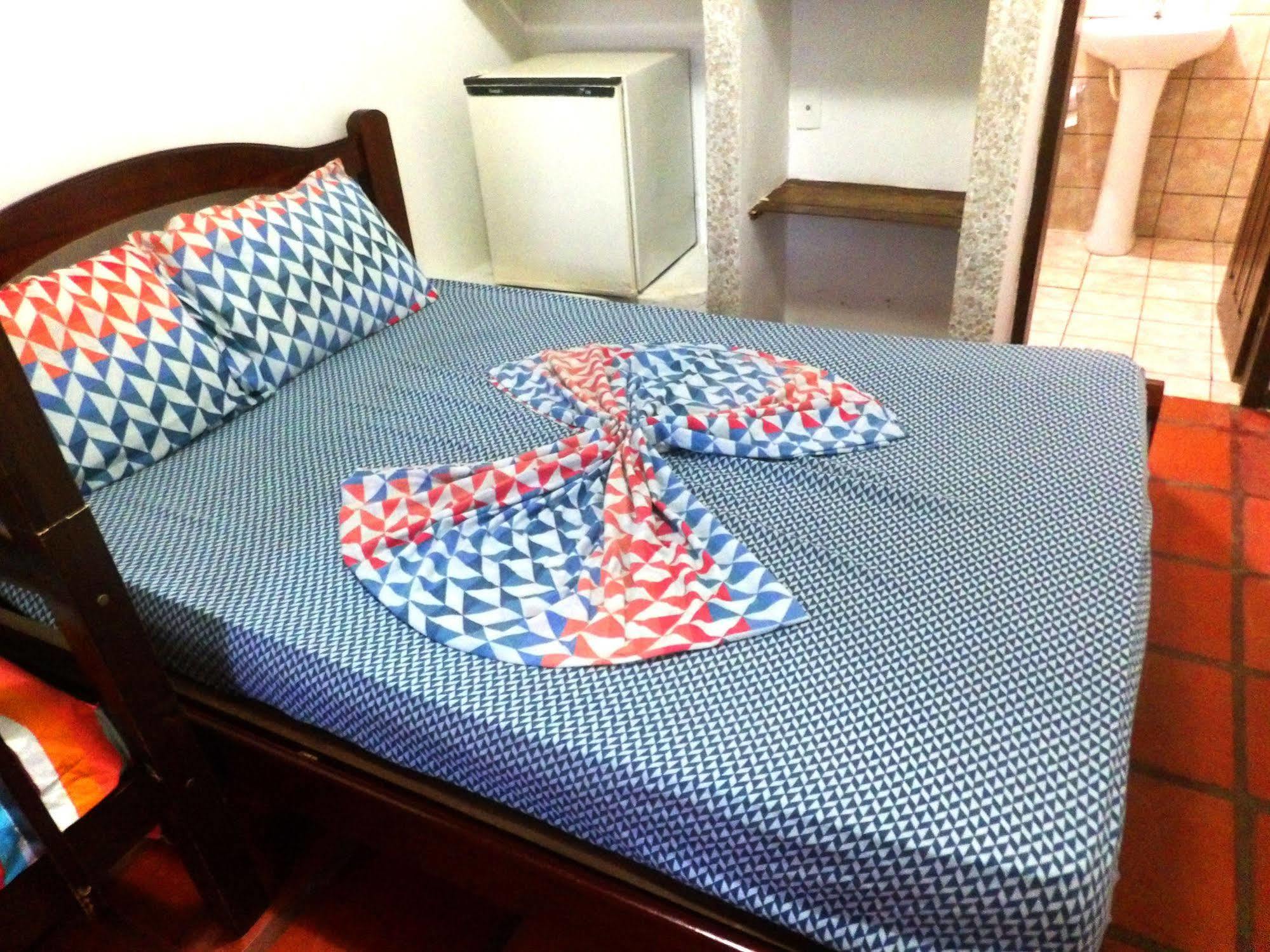 Media Veronica Hostel Suites Pipa Ares Bagian luar foto