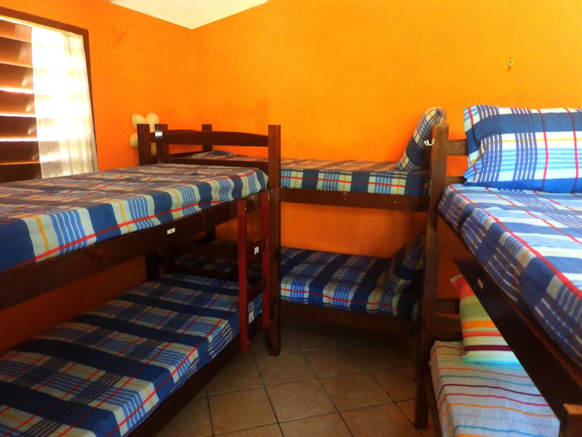 Media Veronica Hostel Suites Pipa Ares Bagian luar foto
